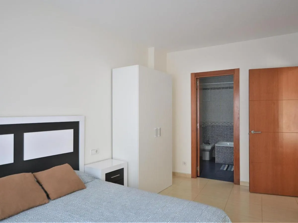 Apartamento En Sant Pere Pescador: 3 Habitaciones, A/A, Jardin Y Piscina Comunitarios - Es-89-122 Apartment