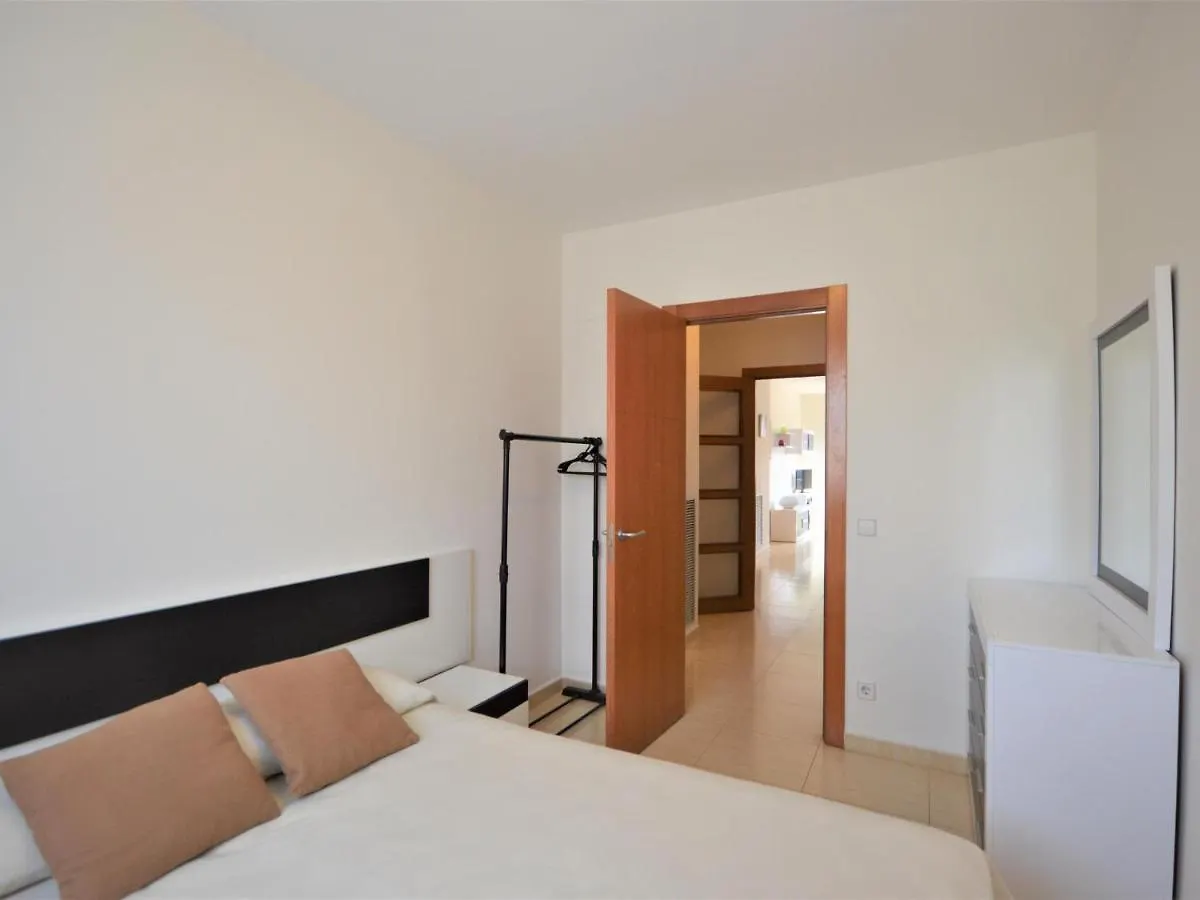 Apartment Apartamento En Sant Pere Pescador: 3 Habitaciones, A/A, Jardin Y Piscina Comunitarios - Es-89-122